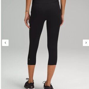 Lululemon Black Cropped Tight Leggings Side Pockets Back Zipper  Size 4